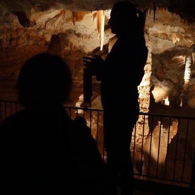 Méditation insolite au cœur de l'aven d'Orgnac