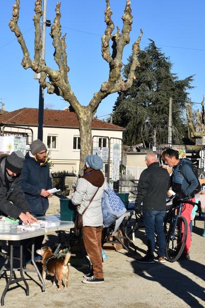 Animation sur le marché de Ruoms