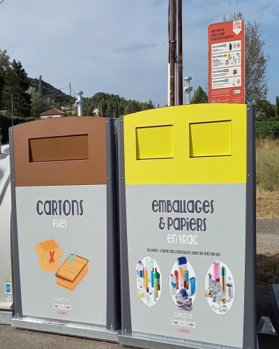 Point de collecte emballages et carton